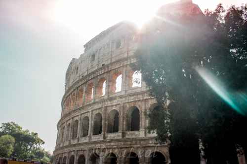 Roma Antiga. Vista externa do monumento Coliseu